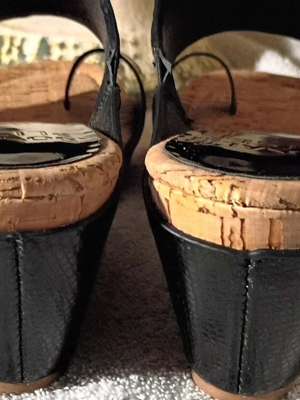 The Gyer Wedge  from Donal Pliner Black womens size 8.5